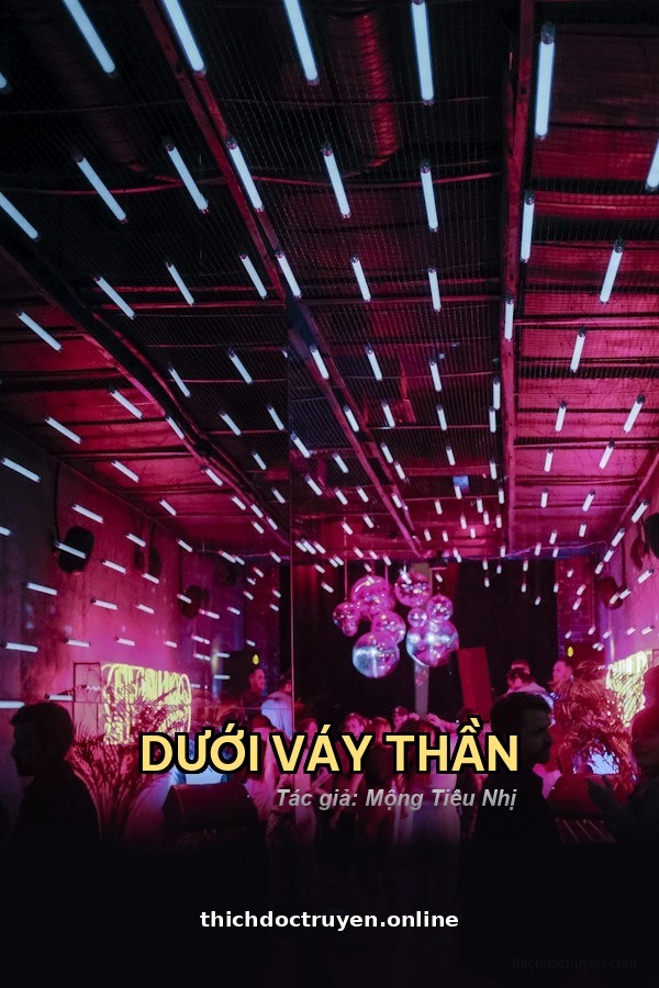 Dưới Váy Thần